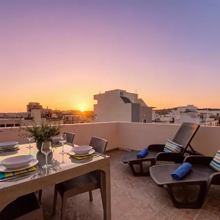 Delfin Court 2bd & Penthouse Close To Promenade Appartement