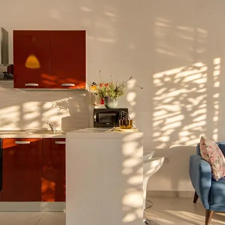Delfin Court 2bd & Penthouse Close To Promenade *