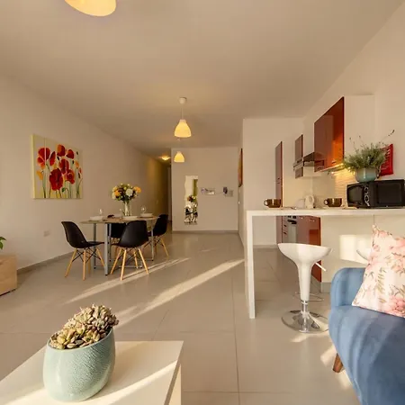 Delfin Court 2bd & Penthouse Close To Promenade 公寓