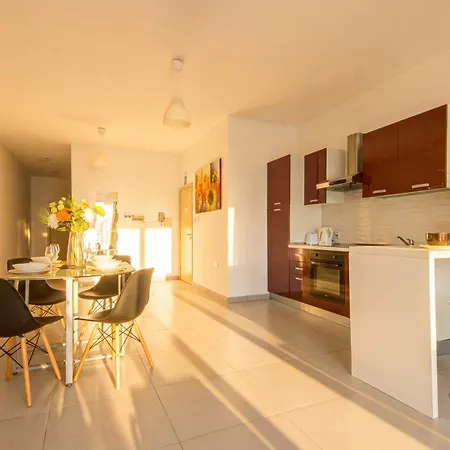 Delfin Court 2bd & Penthouse Close To Promenade 公寓 *