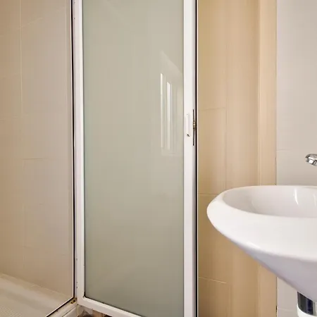 Delfin Court 2bd & Penthouse Close To Promenade 公寓 圣保罗湾城